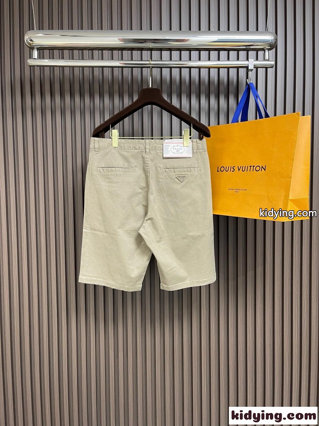 洗練された シンプル ショートパンツ プラダ パンツ コピー メンズ ショーツ カーキ-0