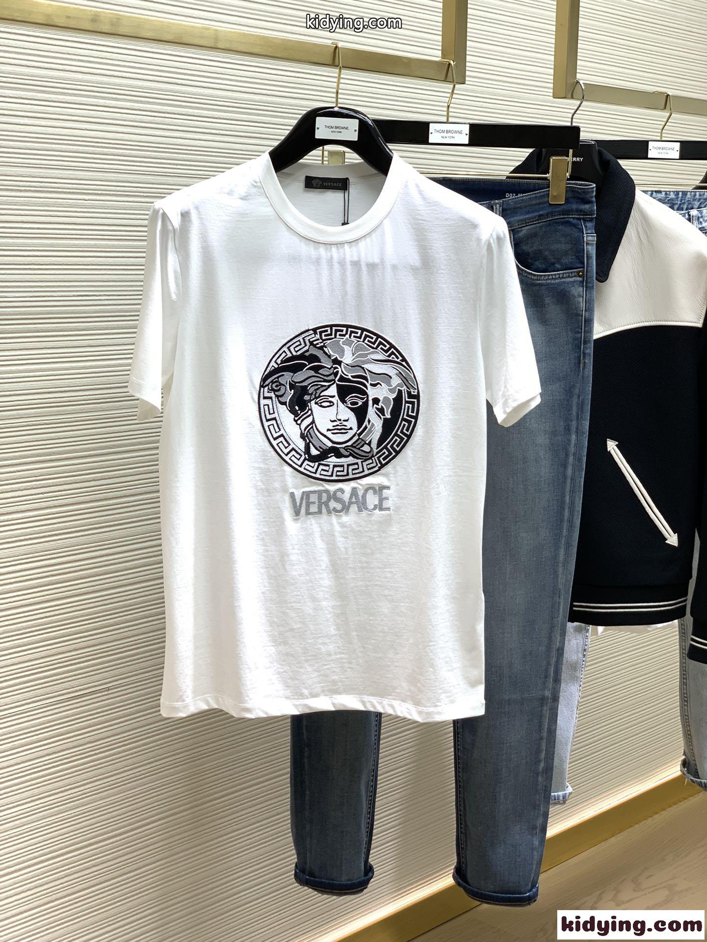 ヴェルサーチェ Tシャツ コピー 定番 人気 メドゥーサ ロゴ 半袖Tシャツ メンズ トップス-0