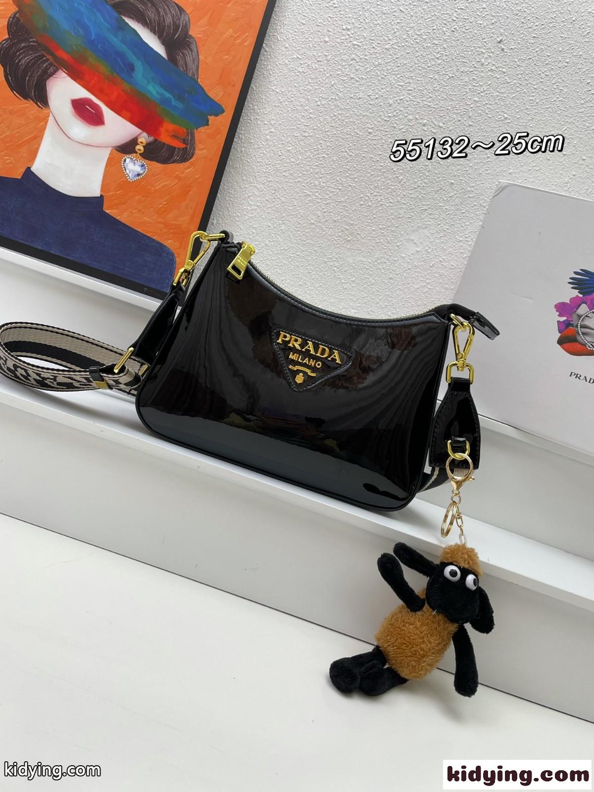 パテントレザー プラダ バッグ コピー 斜めがけ ショルダーバッグ ブラック-2