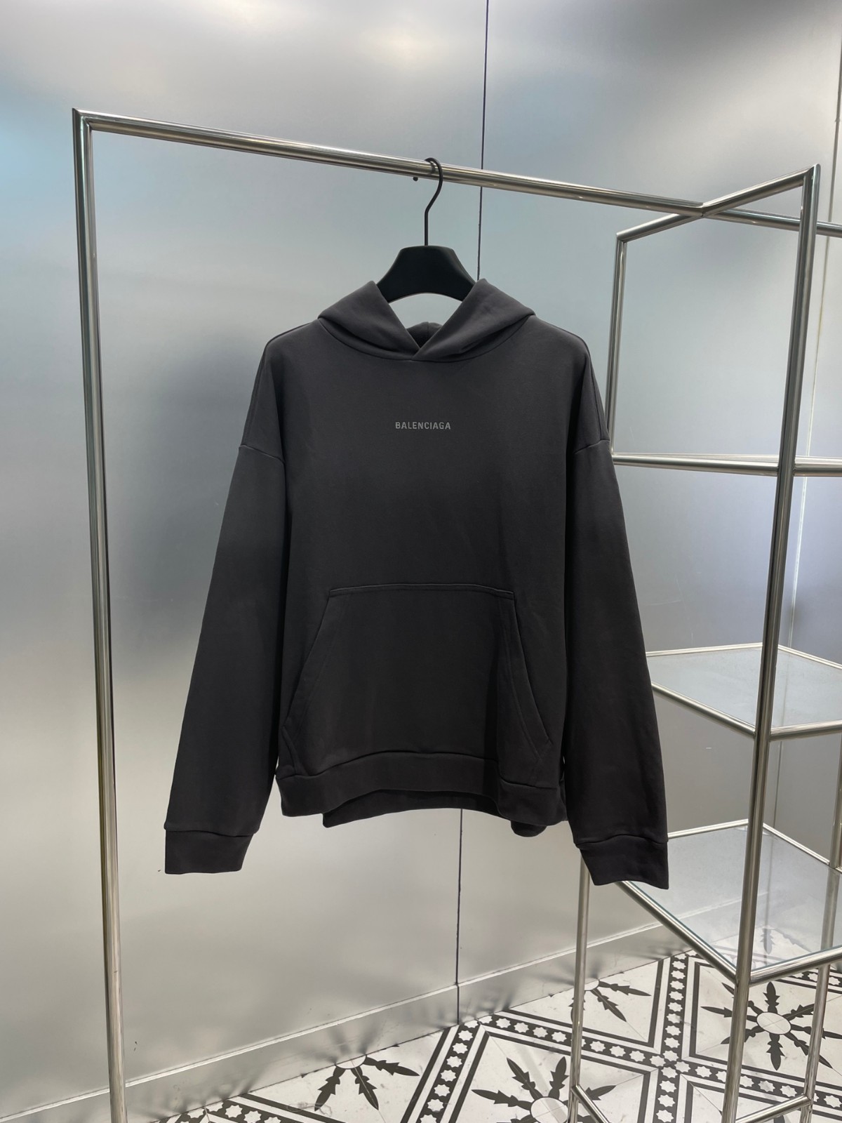 人気 バレンシアガ BALENCIAGA BACK HOODIE ミディアムフィット コピー ブラック-0