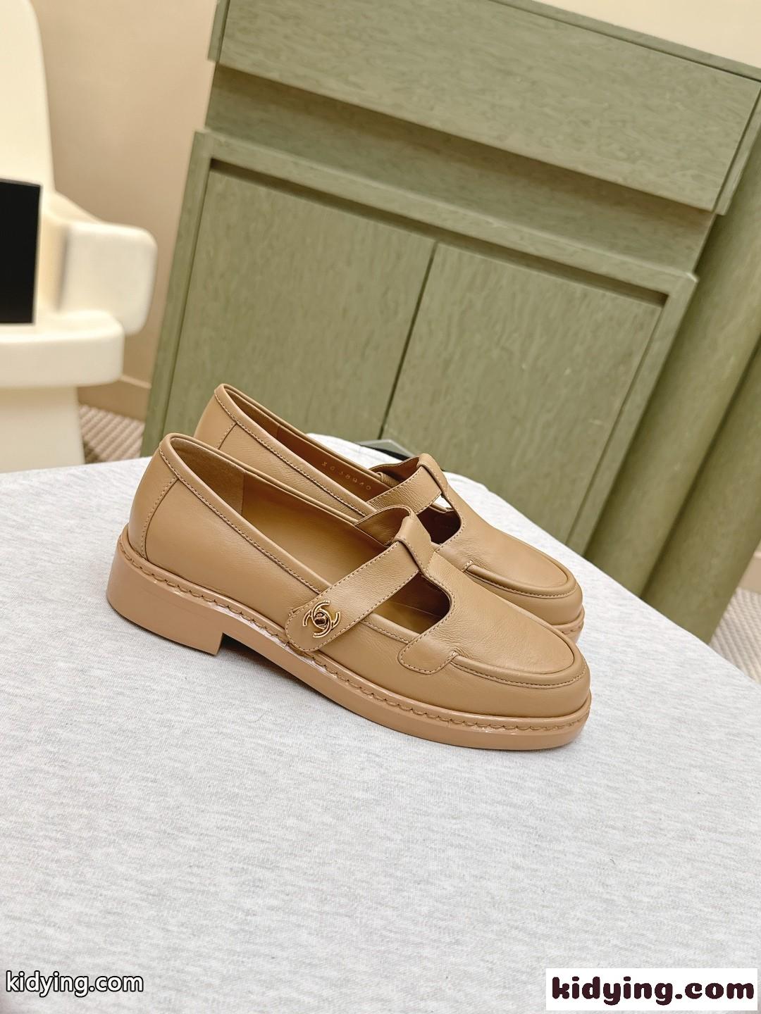シャネル シューズ コピー シンプル 上品 25K ローファー ターンロック ベージュ-0