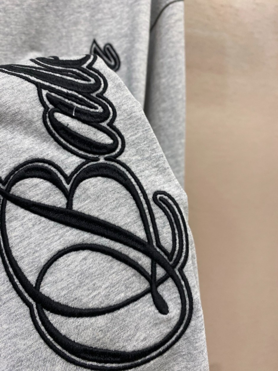 ユニセックス 刺繍入り バレンシアガ Tシャツ コピー 半袖Tシャツ グレー-4