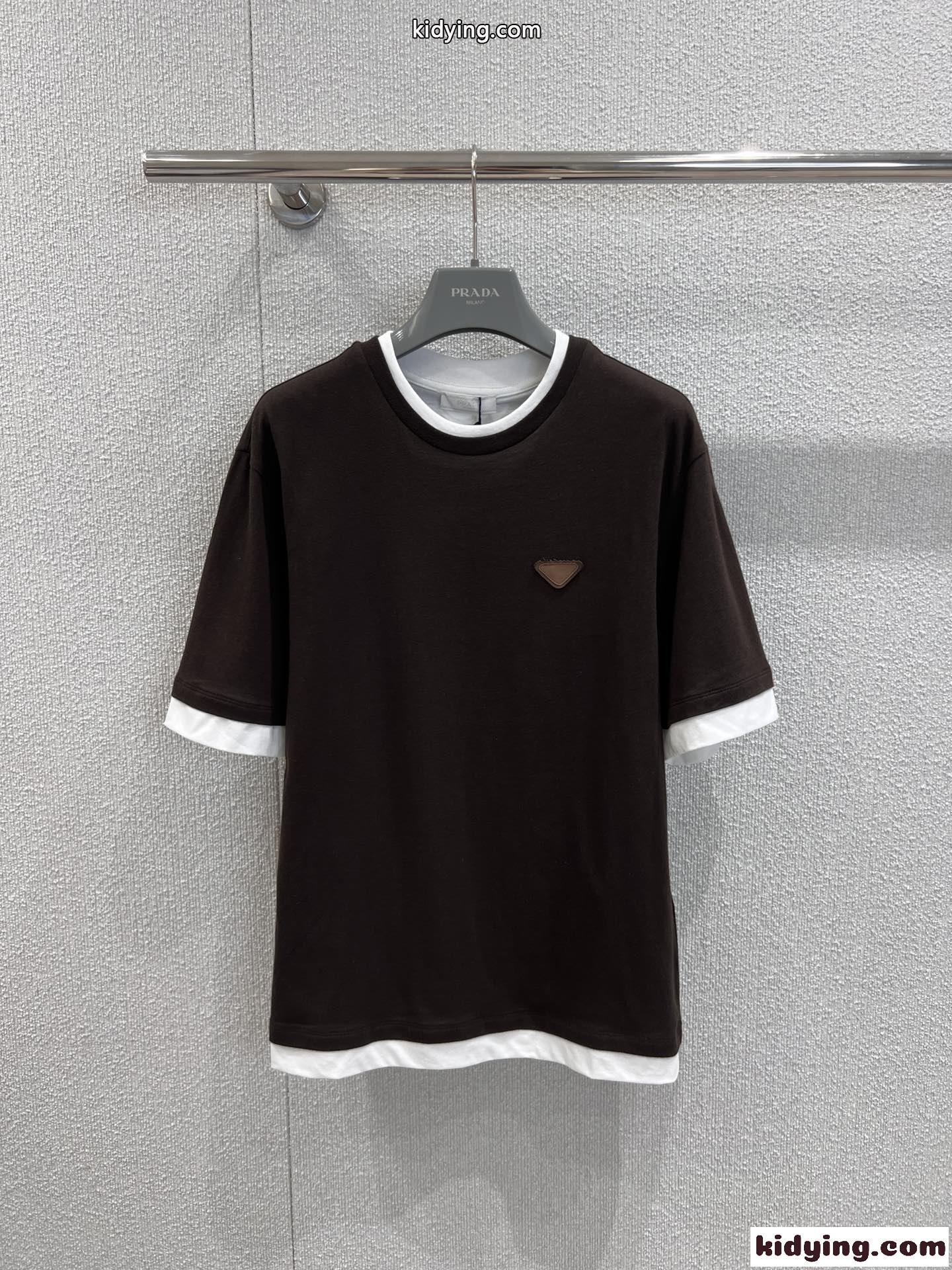 おしゃれ レイヤード風 クルーネック 半袖Tシャツ プラダ Tシャツ コピー ユニセックス ダークブラウン-0