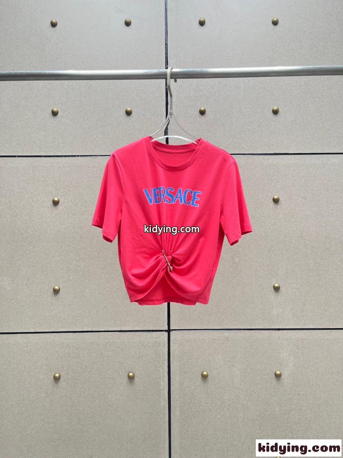 セーフティー ピン ロゴ ヴェルサーチェ Tシャツ コピー レディース 半袖 トップス ピンク-1