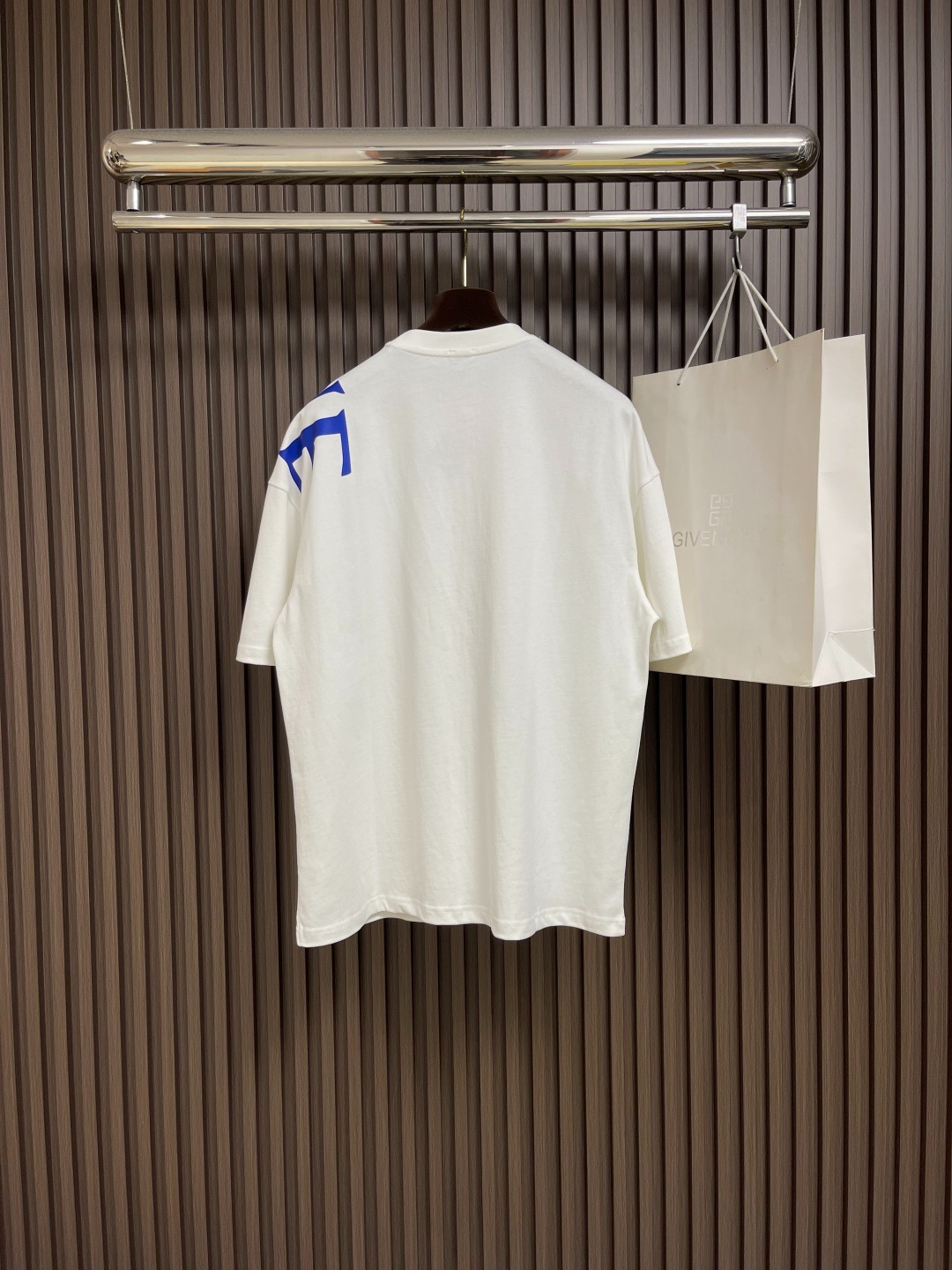 目を引く カジュアル ロゴTシャツ ロエベ Tシャツ 偽物 クルーネック コットン-0