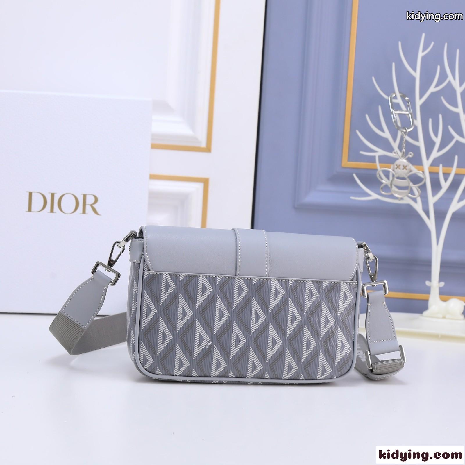 クリスチャン・ディオール バッグ コピー DIOR HIT THE ROAD バッグ CD Diamond キャンバス & スムースカーフスキン-1