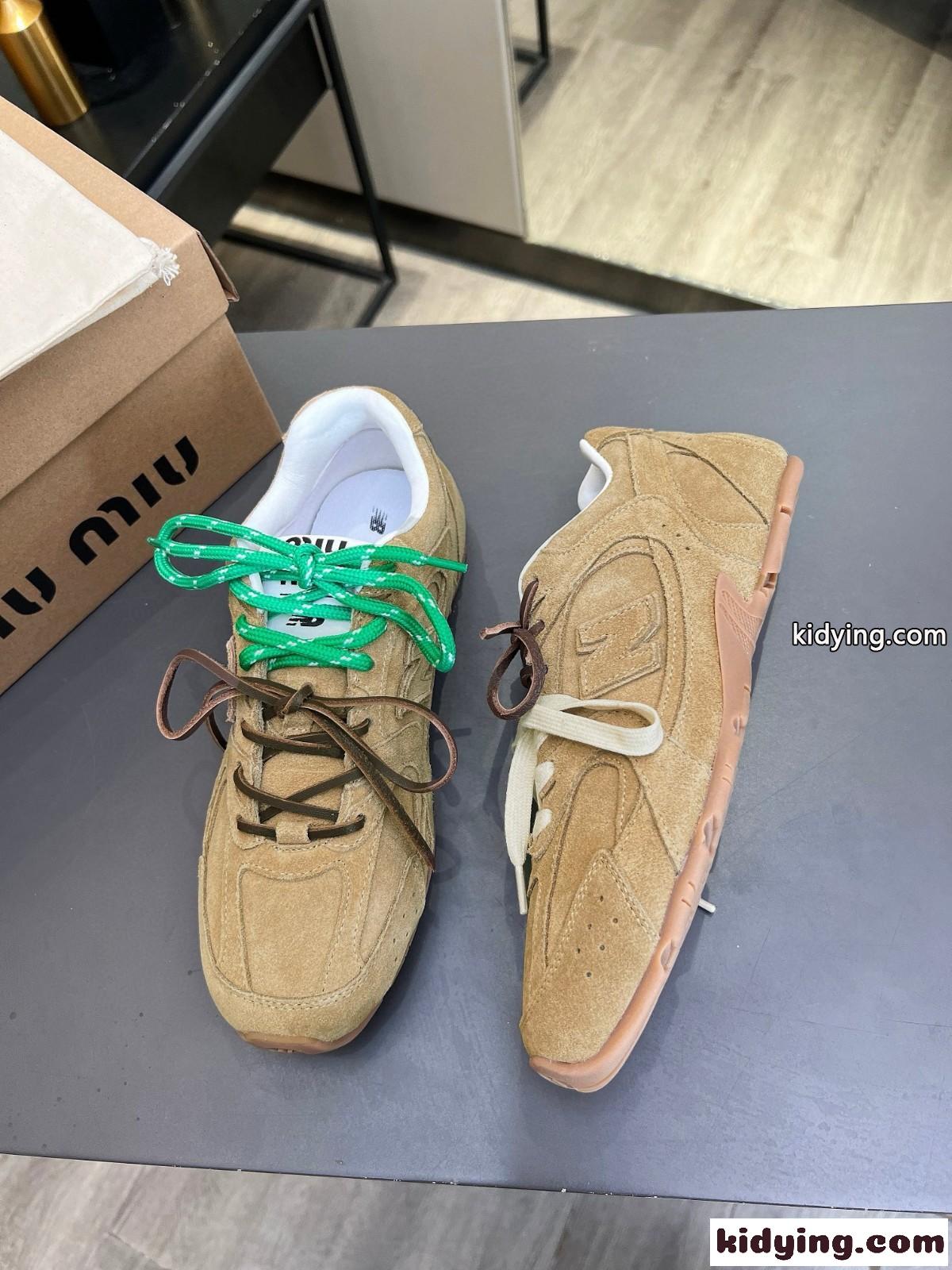 New Balance x Miu Miu xxx スエードスニーカー ミュウミュウ スニーカー コピー カーキ-2