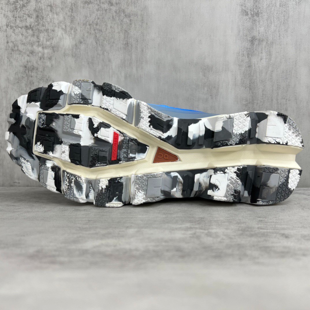 LOEWE x ON カジュアル 軽量 ロエベ スニーカー コピー クラウドベンチャー スニーカー-4