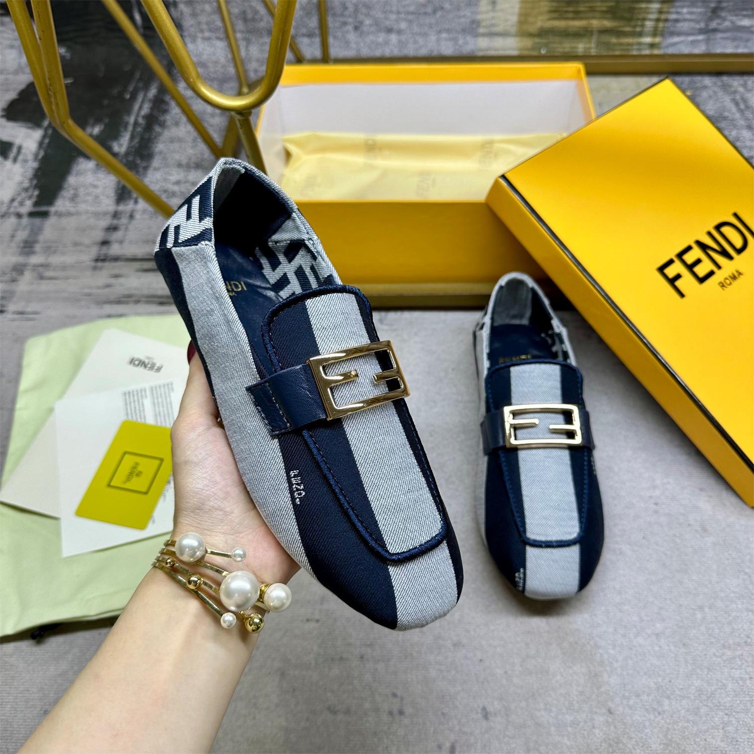 バゲット キャンバス ローファー フェンディ モカシン スーパーコピー ネイビー-0