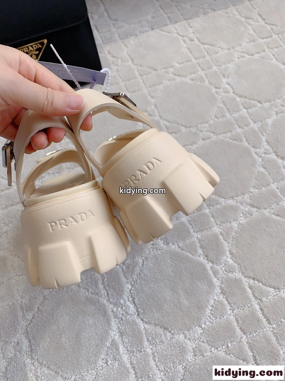 トライアングルロゴ付き 厚底 レディースシューズ プラダ サンダル コピー ベージュ-3