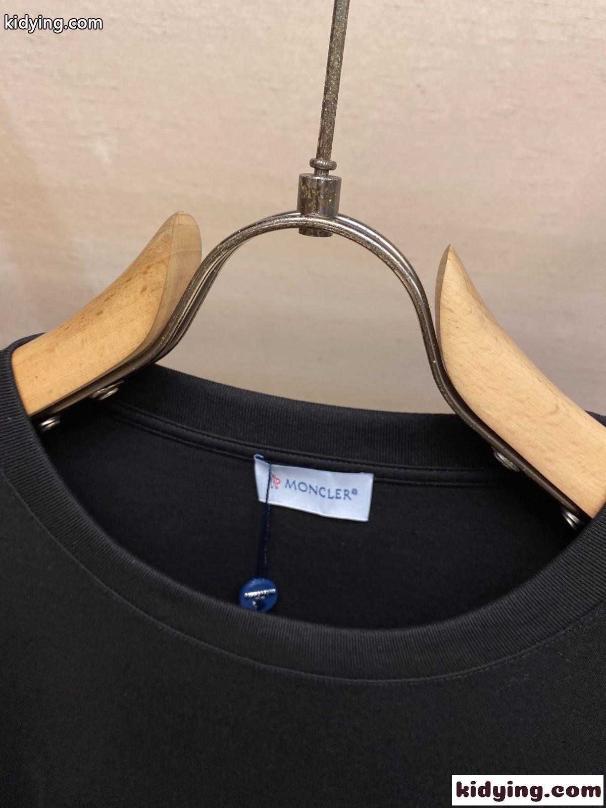 バックプリント クルーネック 長袖Tシャツ モンクレール Tシャツ 偽物 トップス-3