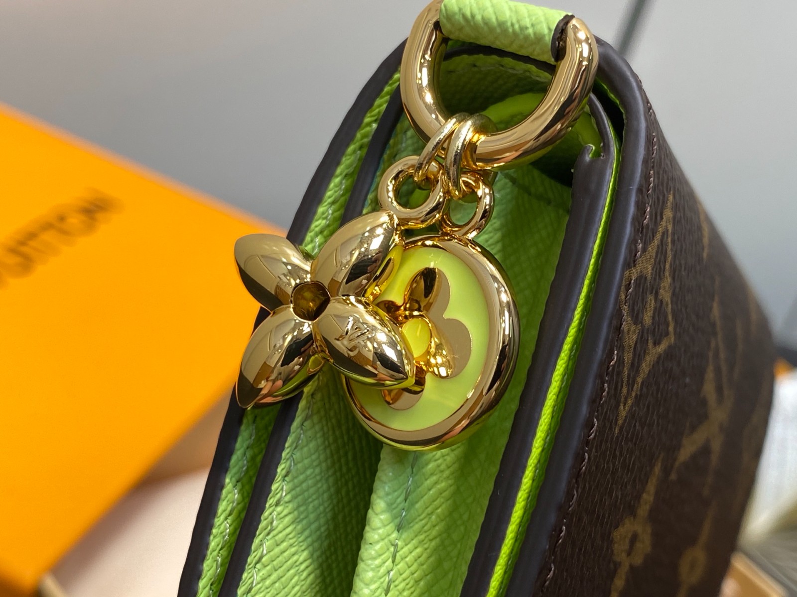 M14628 ウォレット・LV チャーム ルイヴィトン スーパーコピー 二つ折り財布-3