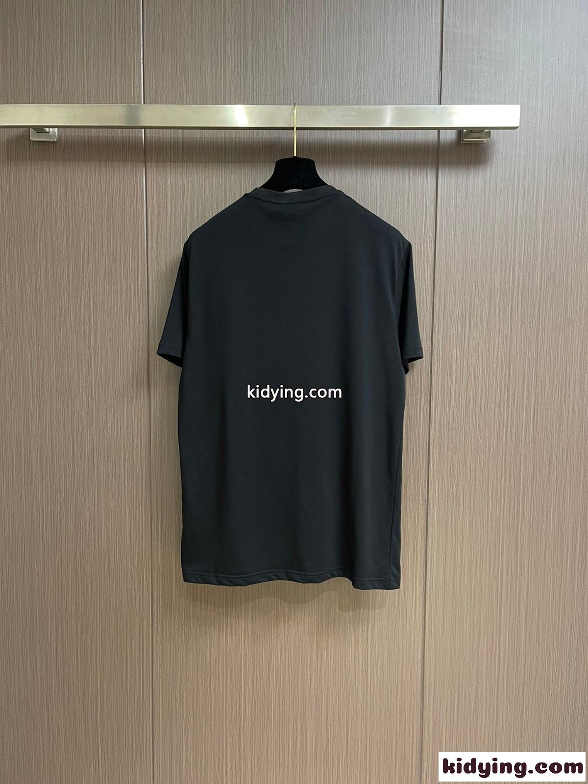 シンプル ロエベ Tシャツ 偽物 アナグラム 刺繍入り 半袖Tシャツ ブラック-0
