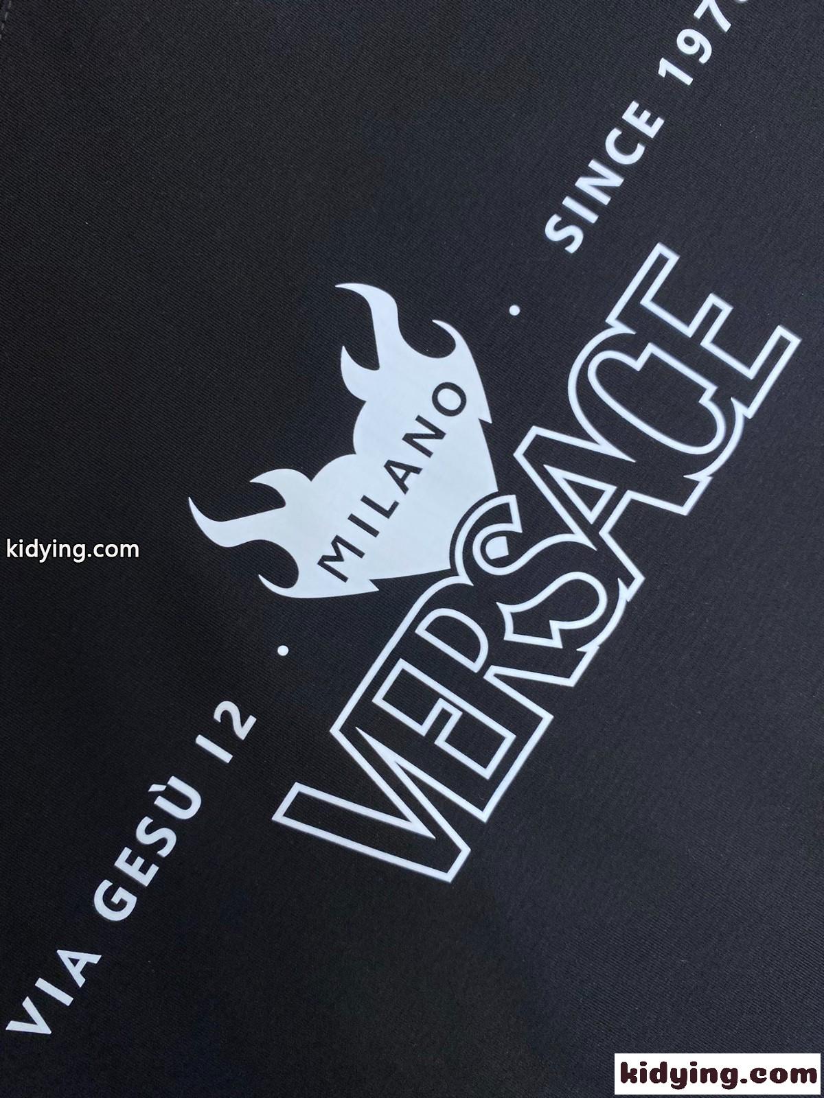 シンプル ロゴプリント ヴェルサーチェ Tシャツ コピー 半袖Tシャツ ブラック-4
