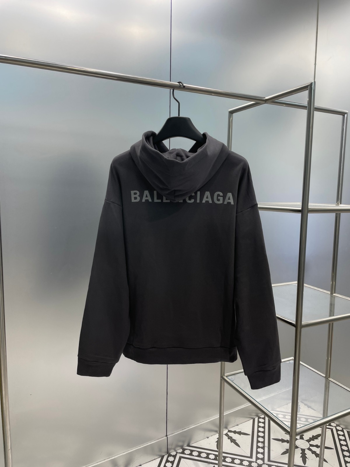 人気 バレンシアガ BALENCIAGA BACK HOODIE ミディアムフィット コピー ブラック-1