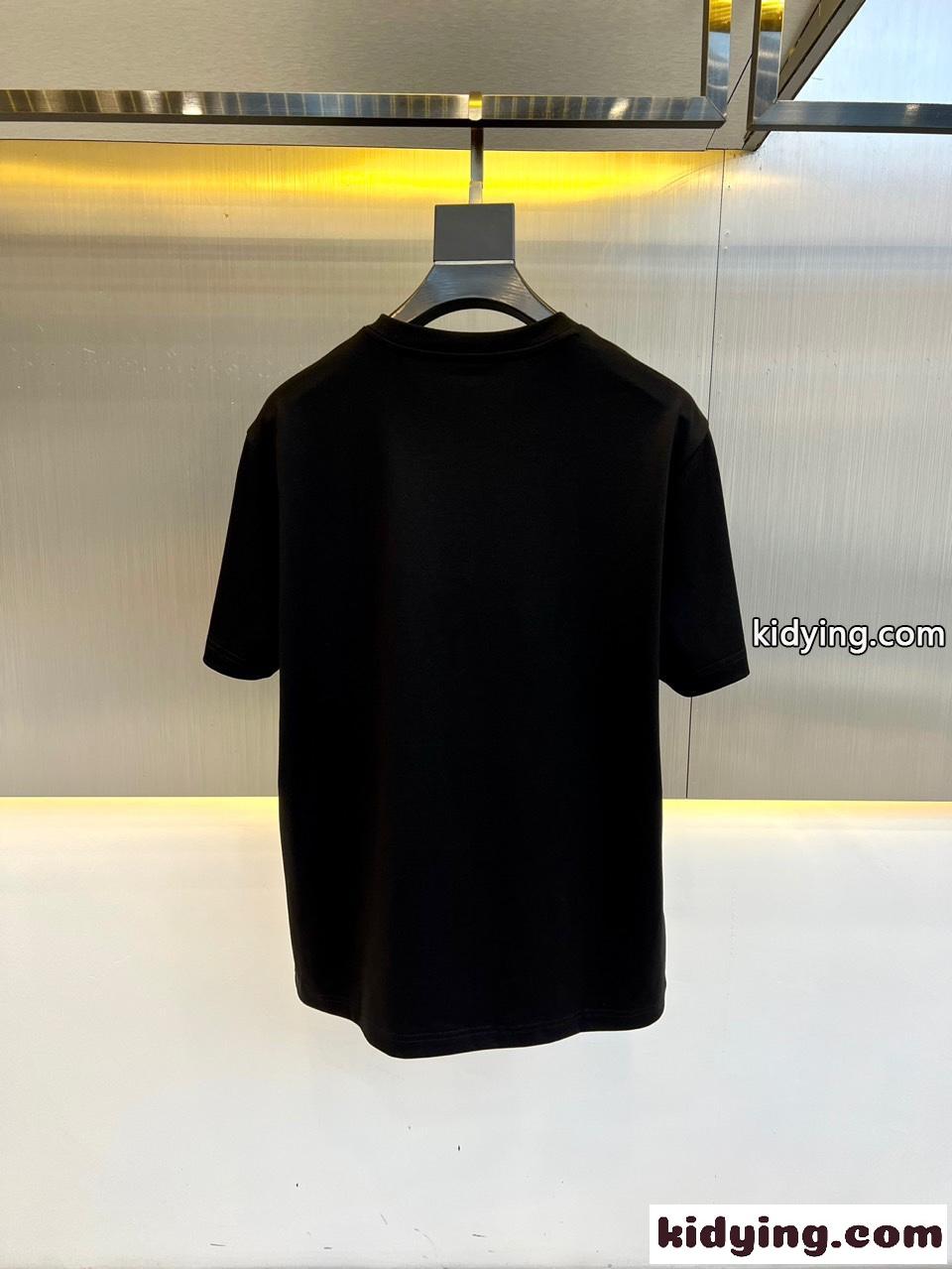 クラシック 合わせやすい 半袖Tシャツ モンクレール Tシャツ コピー ブラック-4