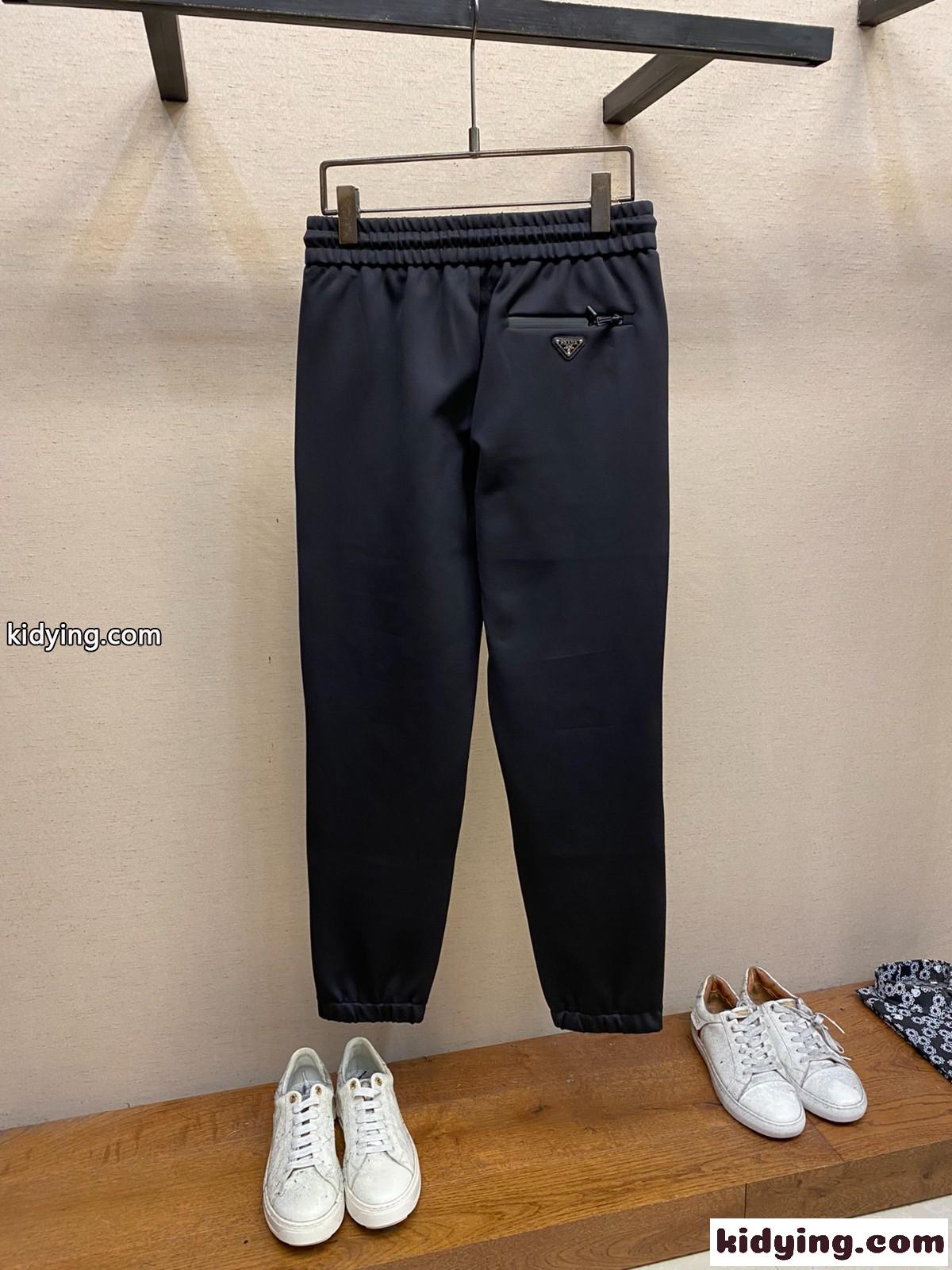 カジュアル プラダ パンツ コピー コットン メンズ ジョギングパンツ ブラック-1