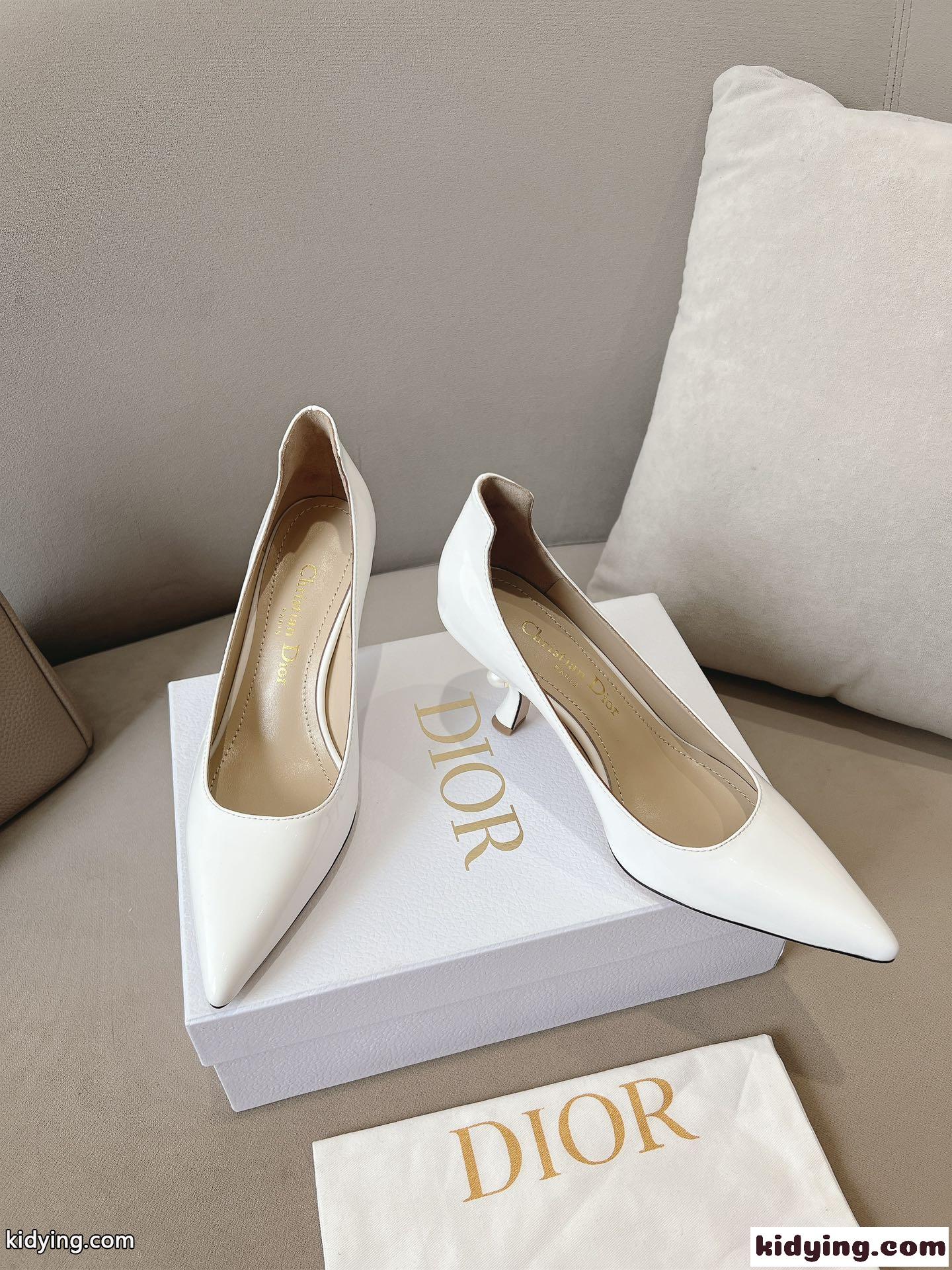 女子力アップ パテントレザー Dior Tribales パンプス クリスチャン・ディオール パンプス コピー ホワイト-1