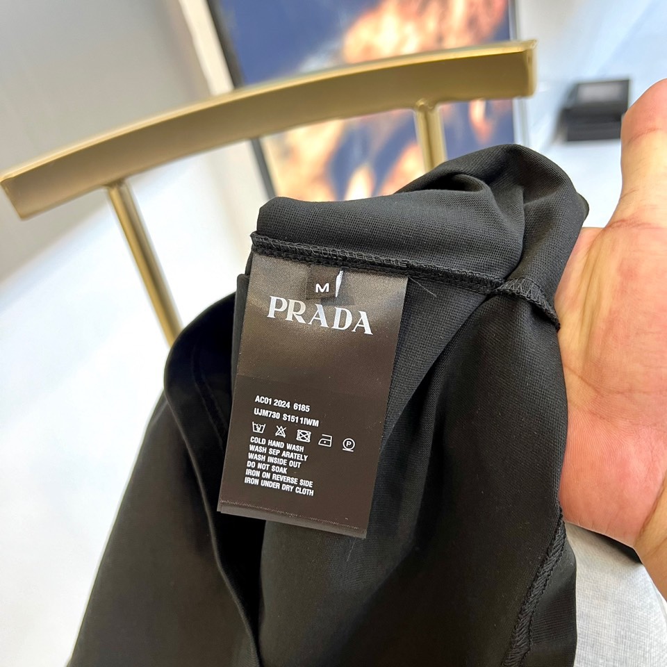 プラダ Tシャツ コピー カジュアル ロゴ入り クルーネック 半袖Tシャツ ブラック-4