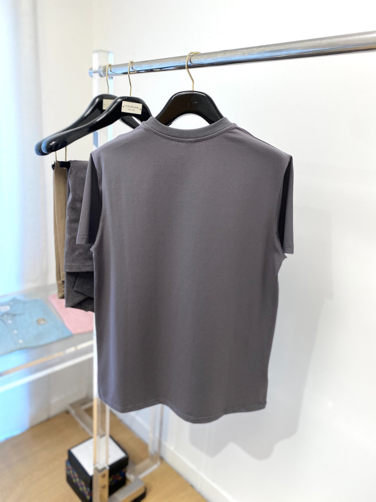 シンプル 上品 クルーネック アルマーニ Tシャツ 偽物 半袖Tシャツ グレー-3