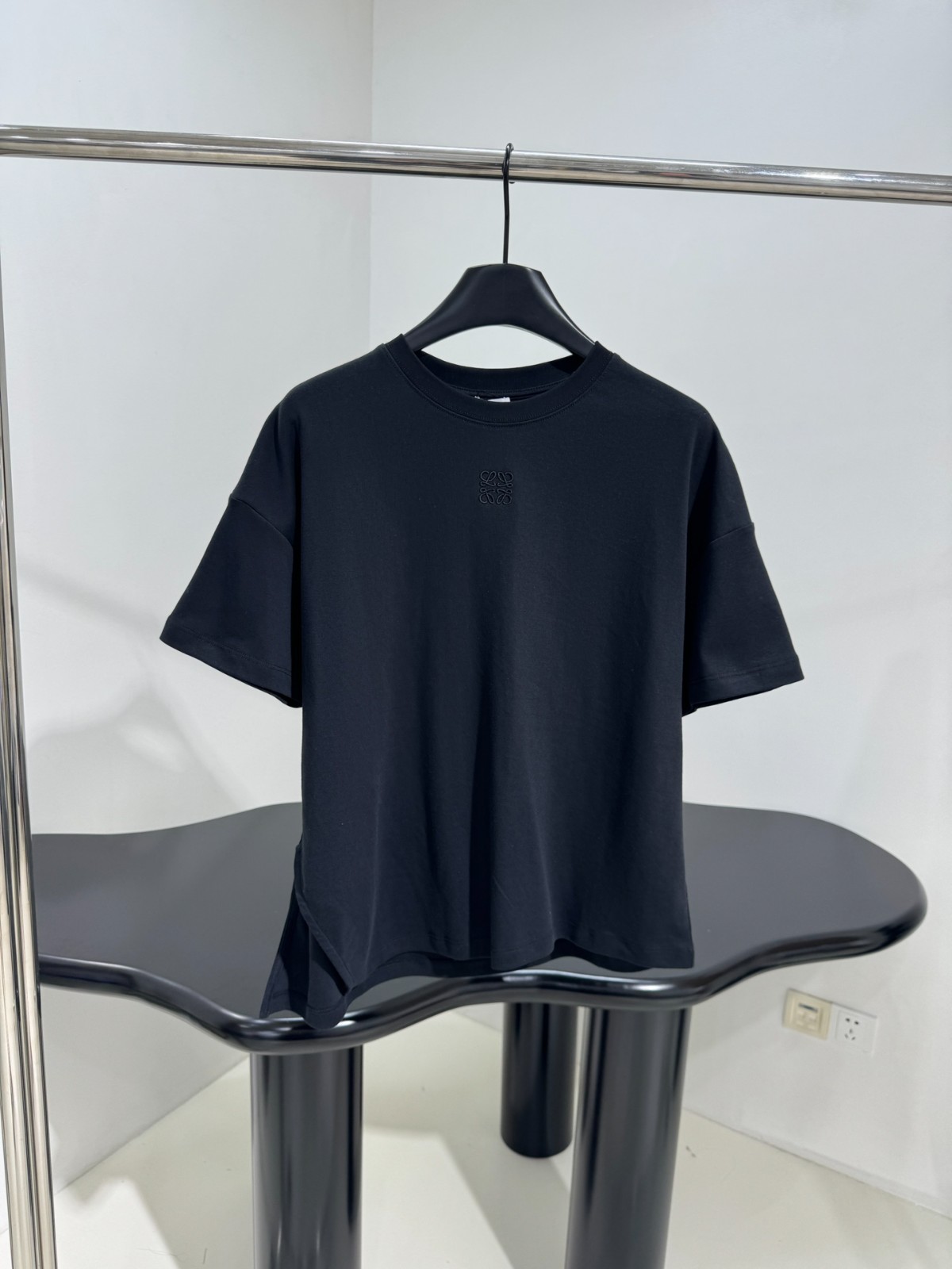 カジュアル アシンメトリー 半袖Tシャツ ロエベ Tシャツ コピー ブラック-0
