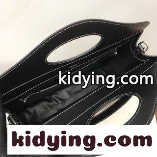 くすぶり格子のメンズバッグを新ラインナップでデザインし直し バーバリー バッグ メンズ コピー 現代的なファッション感がある-2
