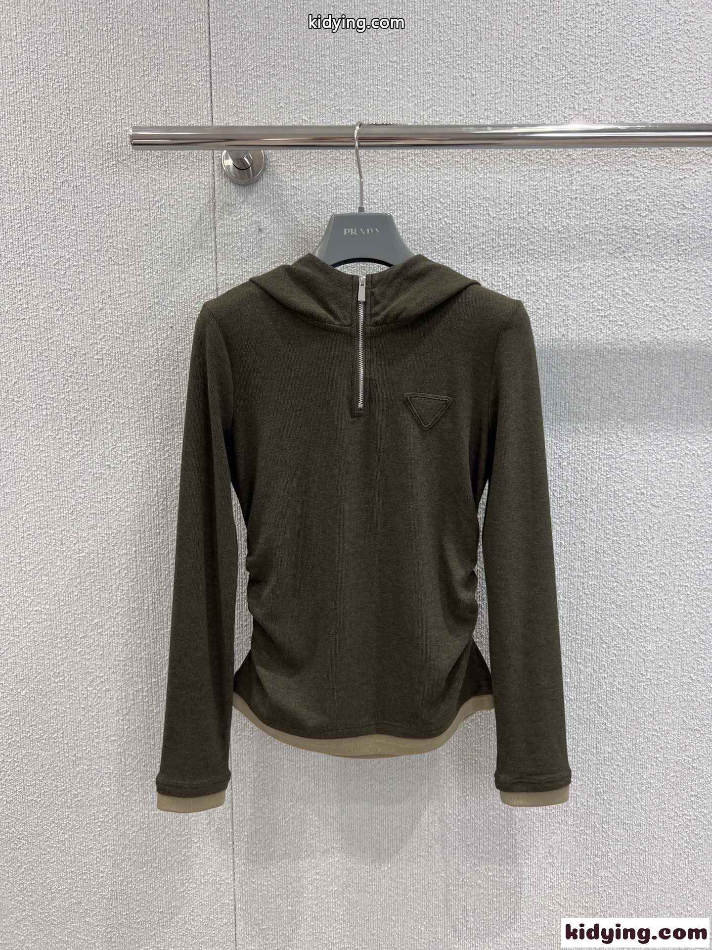 フェンミン カジュアル ハーフジップ トップス プラダ Tシャツ 偽物 グリーン-0