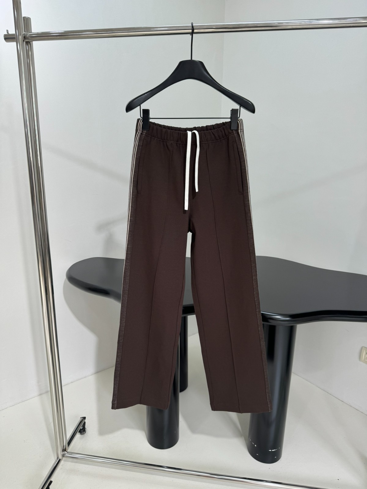 スポーティー 上品 カジュアルパンツ ミュウミュウ パンツ コピー ロングパンツ-0