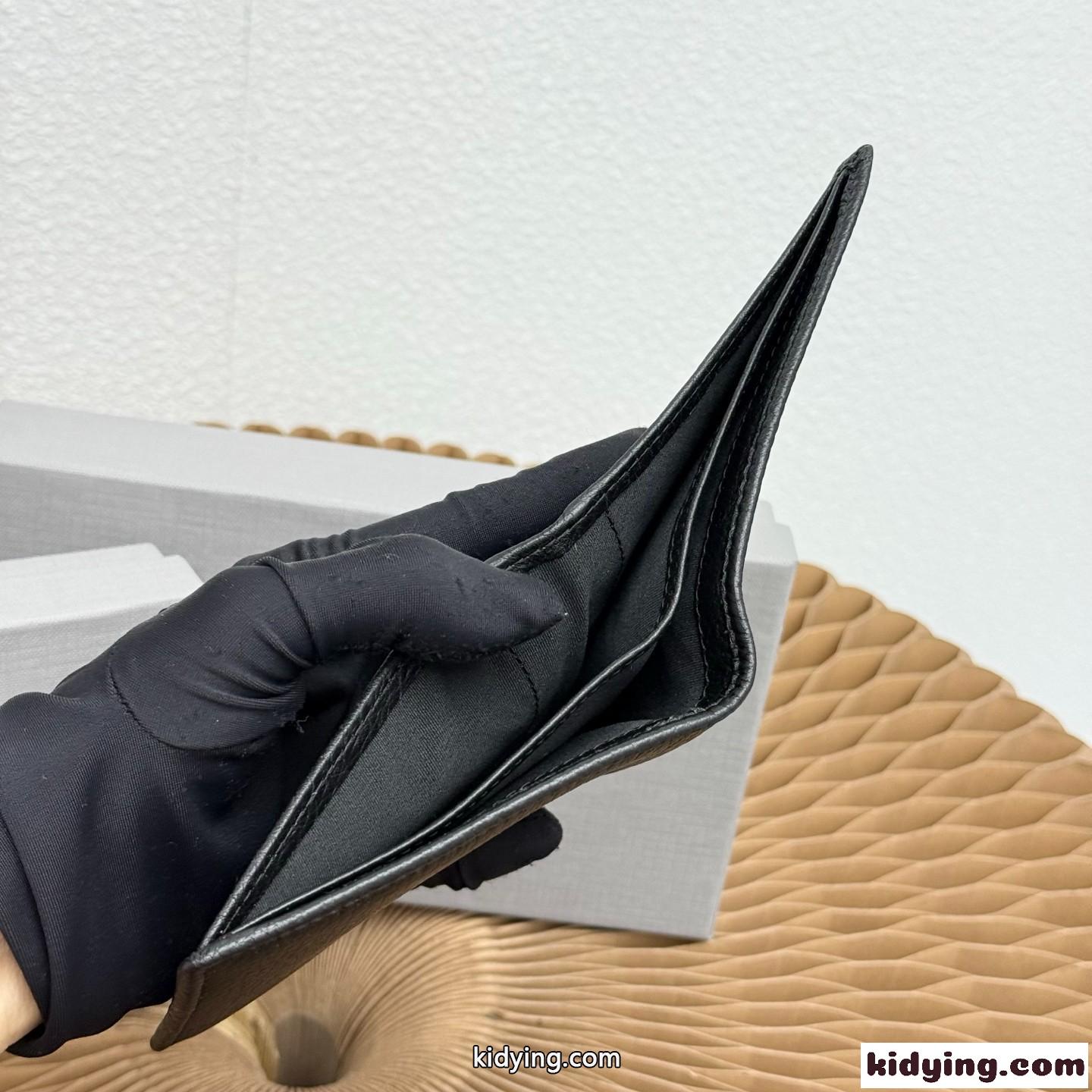 上品 シンプル ロゴ入り 二つ折り財布 バレンシアガ 財布 コピー ウォレット-4