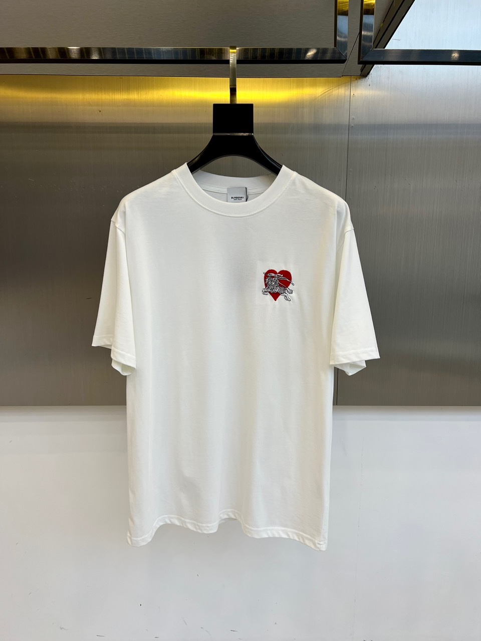 シンプル 洗練された ロゴ刺繍 クルーネック バーバリー Tシャツ 偽物 半袖トップス ホワイト-1