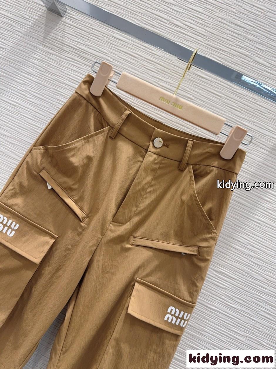 ミュウミュウ パンツ コピー ロゴ入り カーゴ フレアパンツ キャメル-2