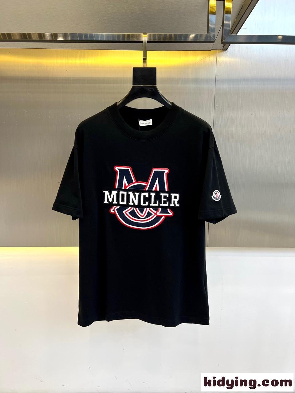 モンクレール Tシャツ コピー 定番 カジュアル 半袖Tシャツ クルーネック ブラック-0