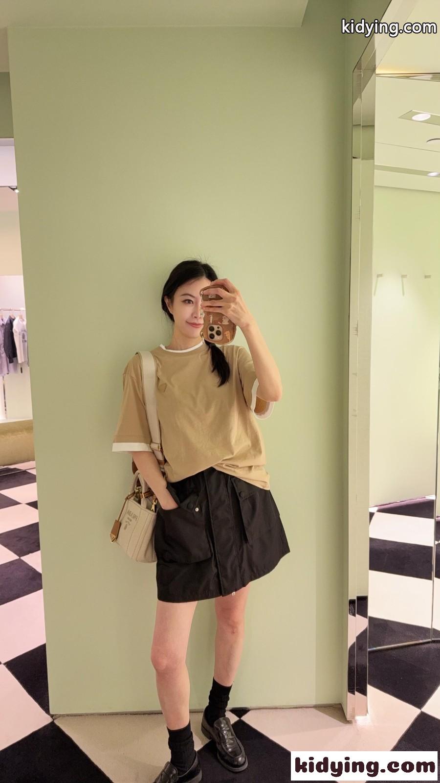 おしゃれ レイヤード風 クルーネック 半袖Tシャツ プラダ Tシャツ コピー ユニセックス カーキ-3