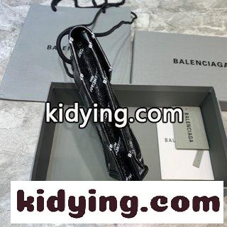 パリの携帯電話のバッグ オリジナルの輸入皺の皮は ロゴの皮ひもを数回温めると 内側両面に文字を刻むロゴ バレンシアガ バック 可愛いコピー-5