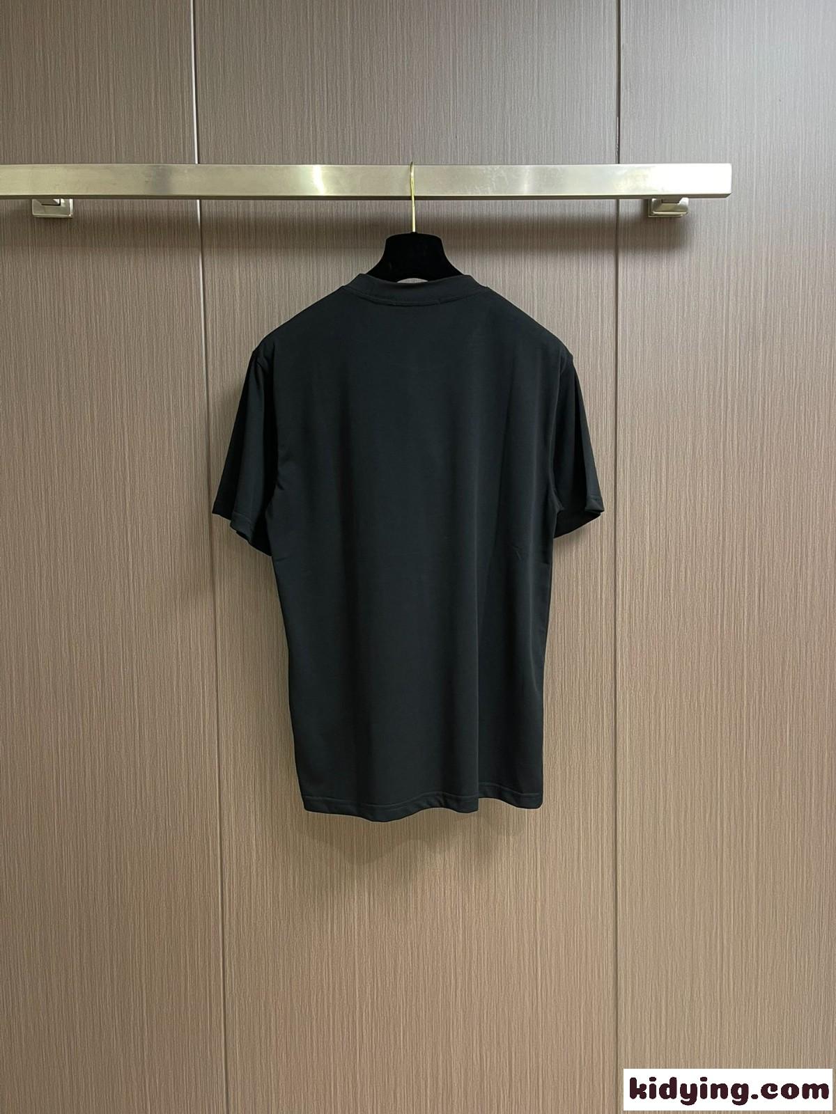 フェンディ Tシャツ コピー シンプル 合わせやすい ロゴ入り 半袖Tシャツ-2