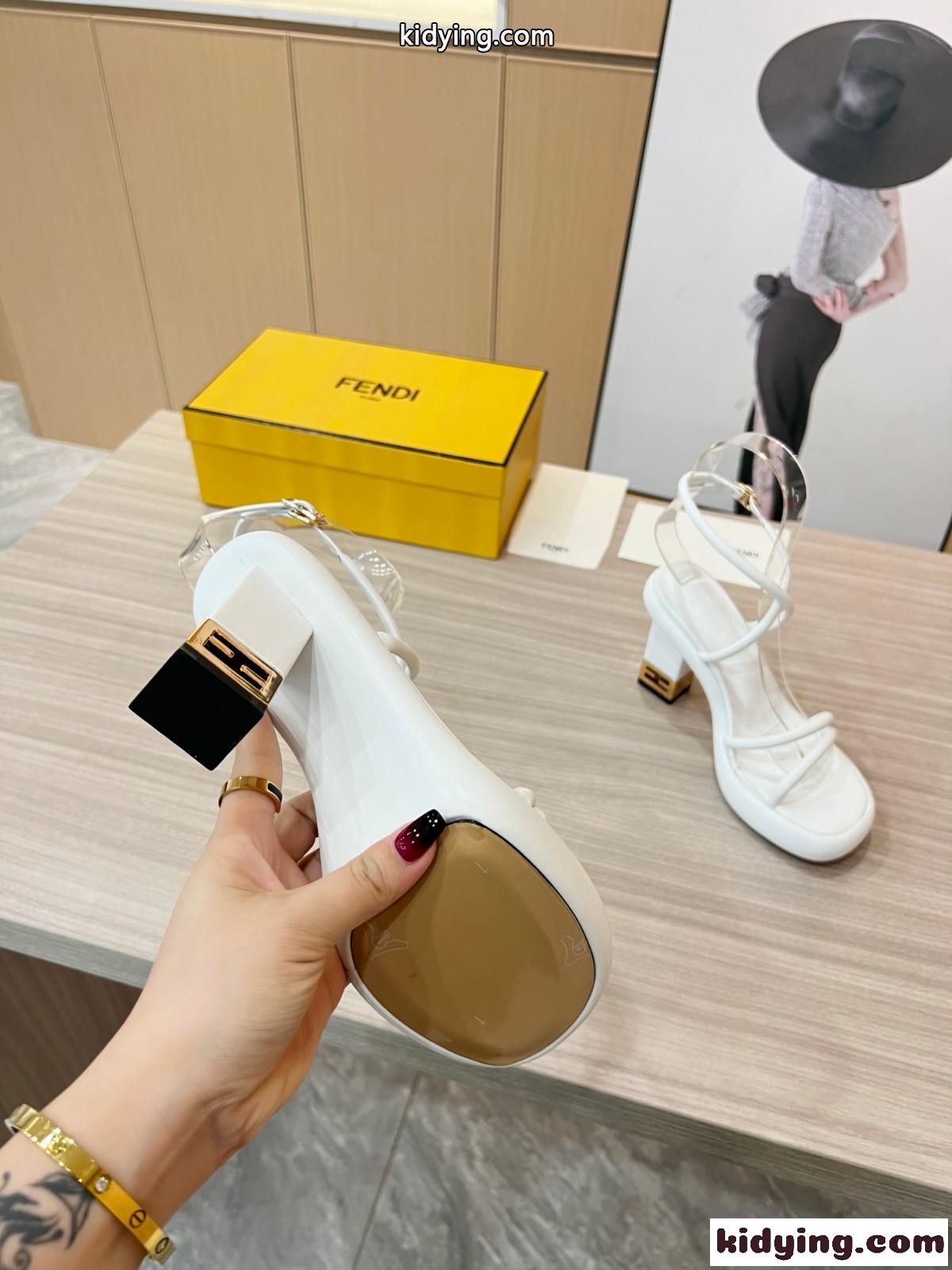 人気 シンプル フェンディ バゲットサンダル コピー レディース ホワイト-3