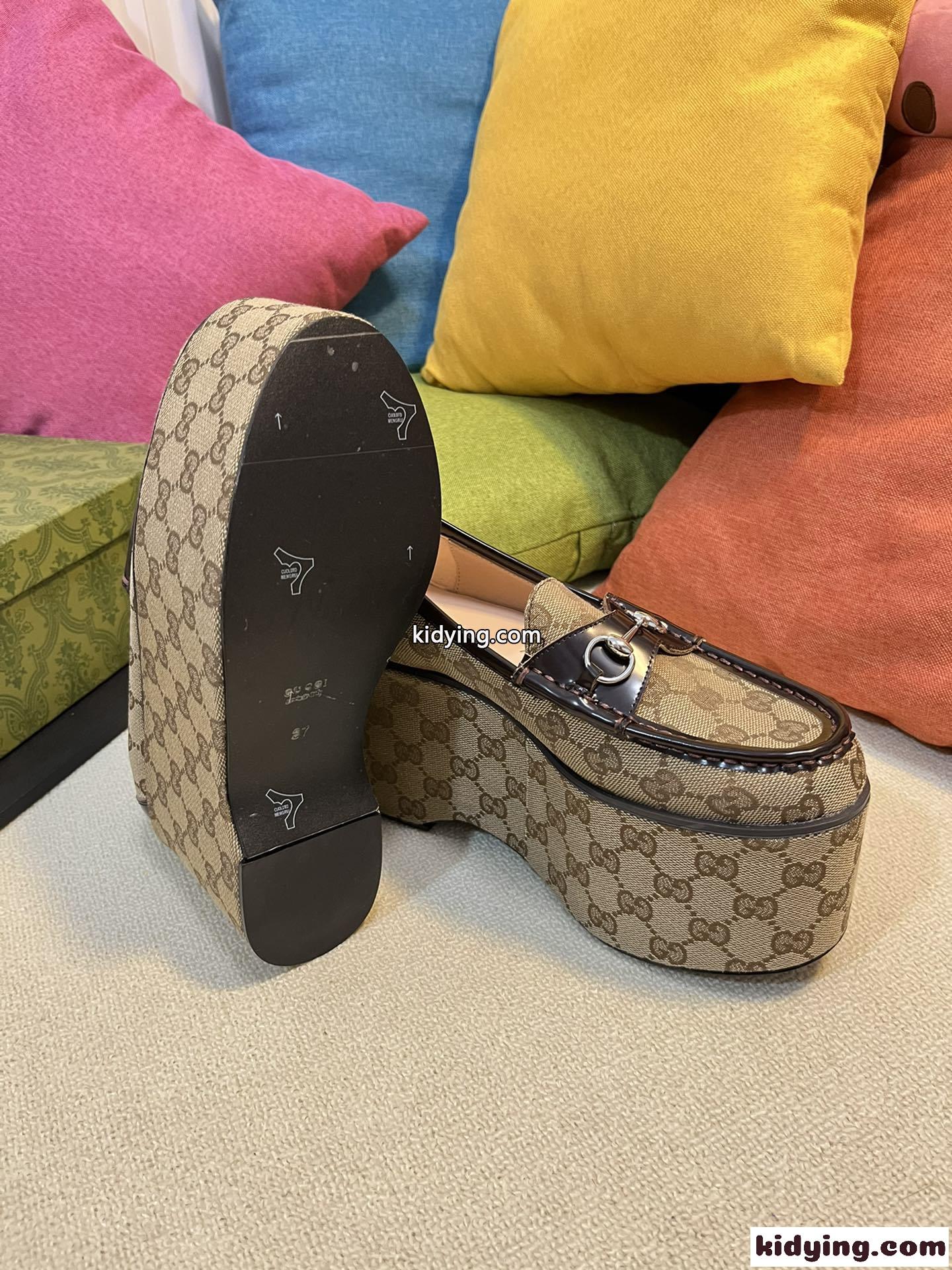 グッチ シューズ コピー GUCCI ホースビット ウィメンズ プラットフォーム ローファー-3