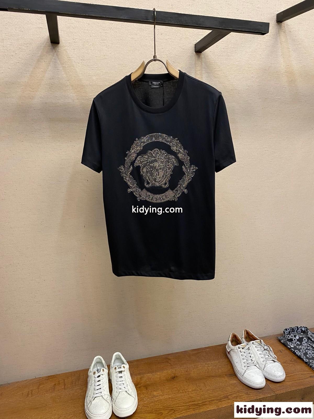 ラインストーン メドゥーサ カルトゥーシュ 半袖Tシャツ ヴェルサーチェ Tシャツ スーパーコピー ブラック-0