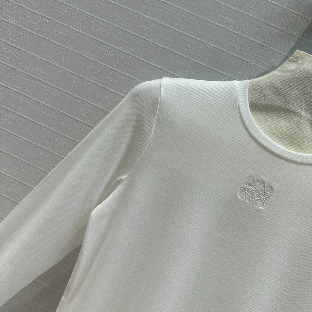 シンプル カジュアル 合わせやすい ロエベ Tシャツ コピー 長袖Tシャツ ホワイト-0