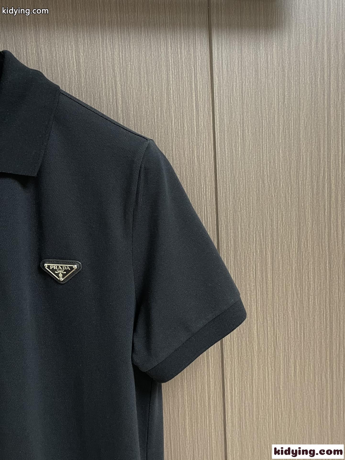 シンプル 洗練された コットンピケ ポロシャツ プラダ Tシャツ コピー ブラック-1