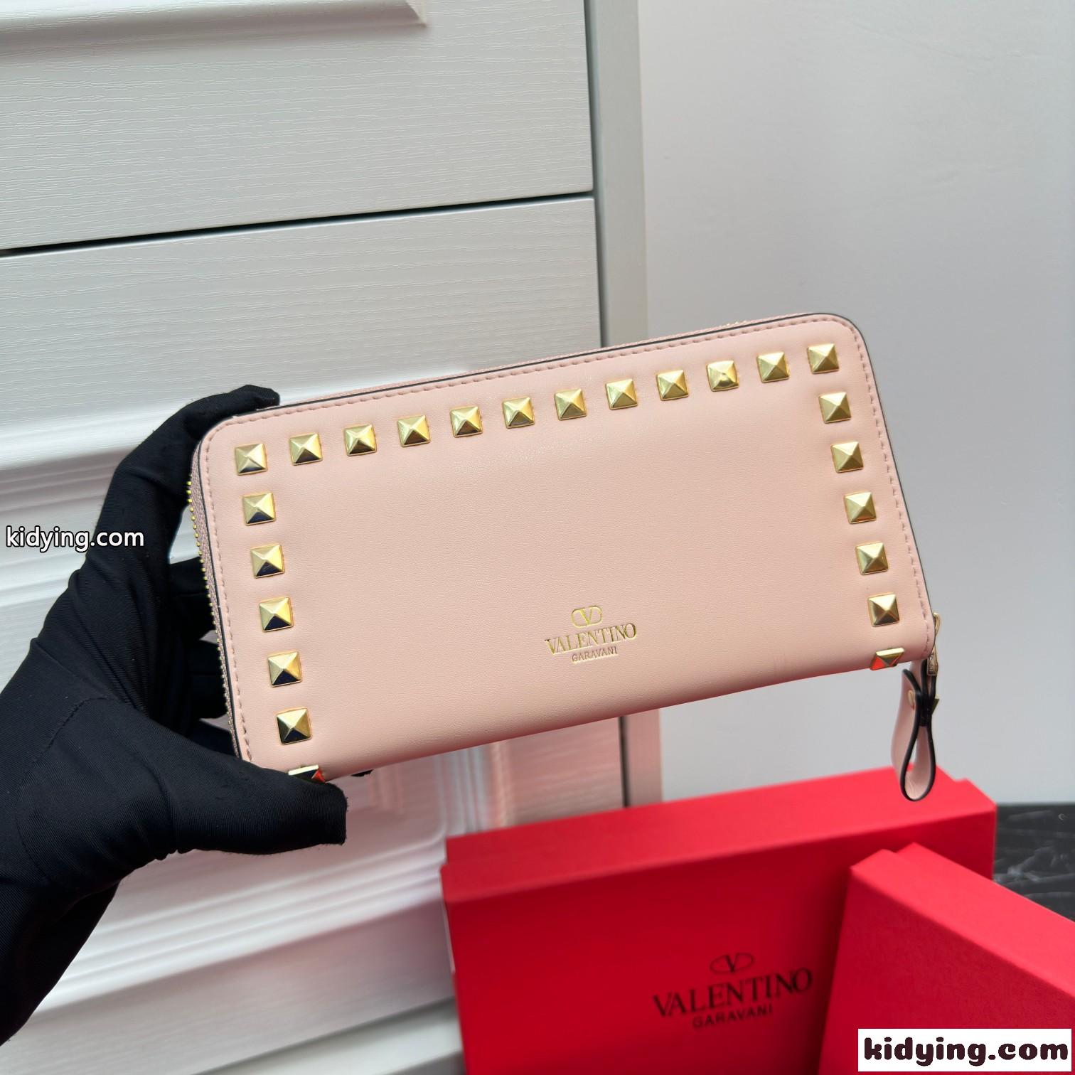 ロックスタッズ カーフスキン ジップウォレット ヴァレンティノ 財布 コピー ピンク-1