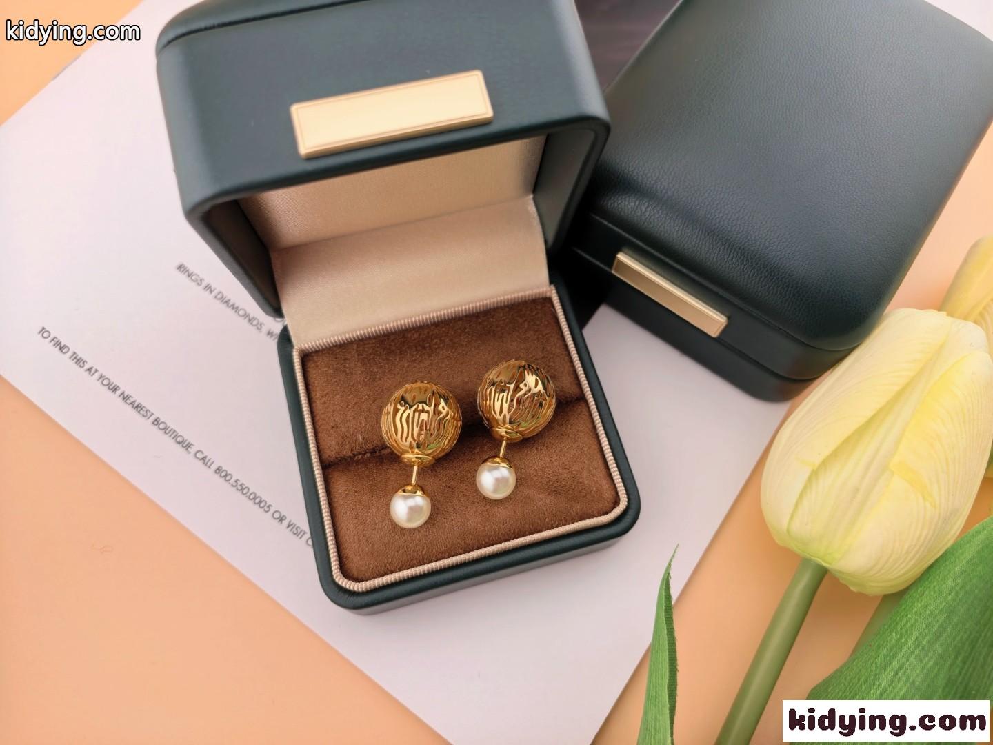 クリスチャン・ディオール イヤリング スーパーコピー Dior Tribales ピアス メタル &パール-1