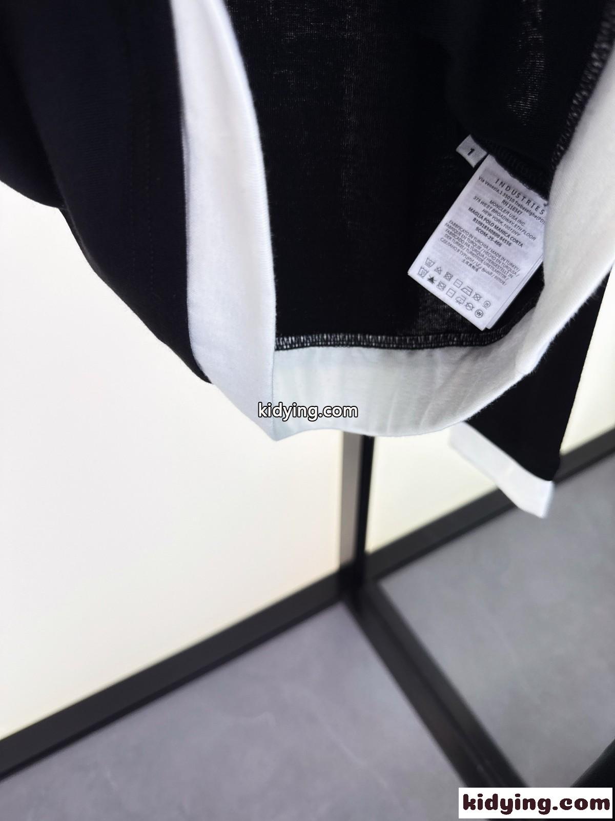 洗練された お洒落 重ね着風 長袖Tシャツ モンクレール Tシャツ 偽物 ブラック-3