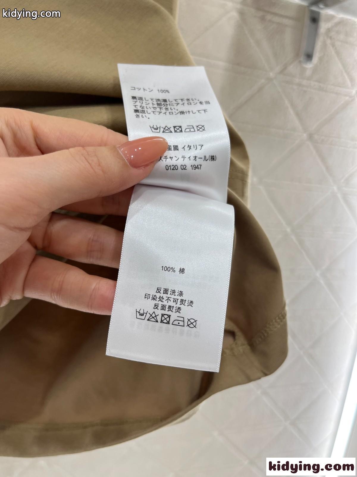 シンプル ロゴ入り コットン 半袖Tシャツ シャネル Tシャツ コピー カーキ-4