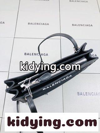 バレンシアガ 黒バッグ パリの名門Balenciaga Bazar shopperはバッグ(斜めに掛けられる)を手に持ちます コピー-1