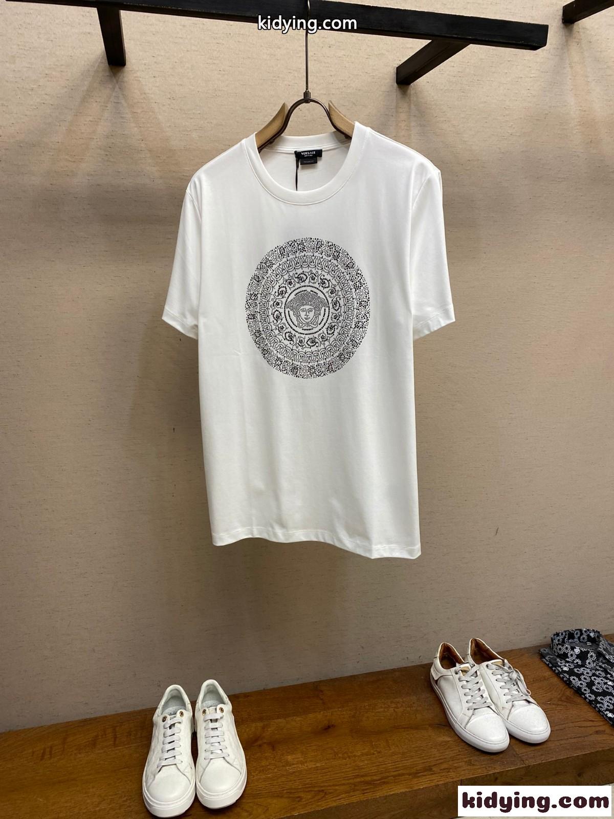 カジュアル 快適 クルーネックメドゥーサ ヴェルサーチェ Tシャツ コピー 半袖 トップス-1
