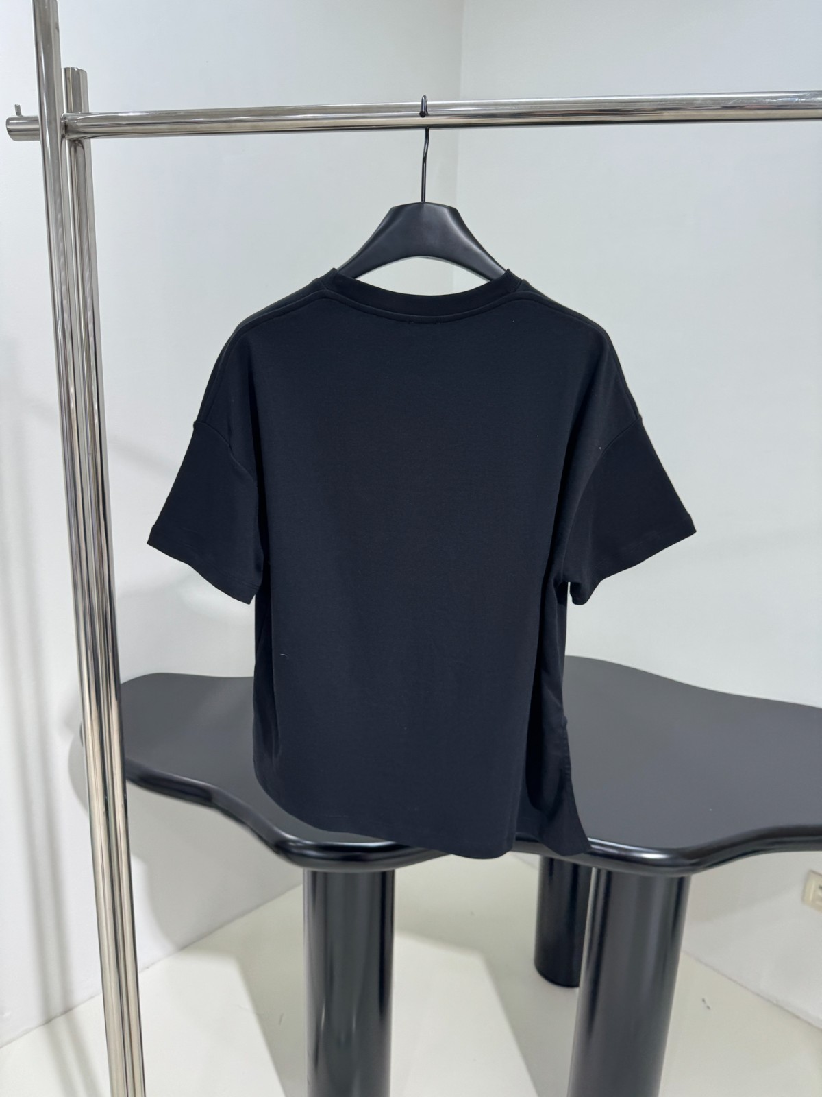 カジュアル アシンメトリー 半袖Tシャツ ロエベ Tシャツ コピー ブラック-4