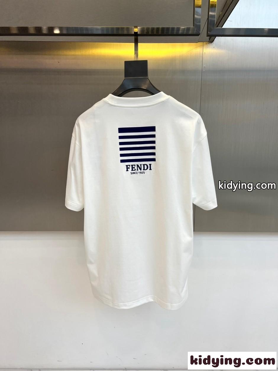カジュアル 洗練された ロゴ刺繍 半袖Tシャツ フェンディ Tシャツ 偽物 ホワイト-4