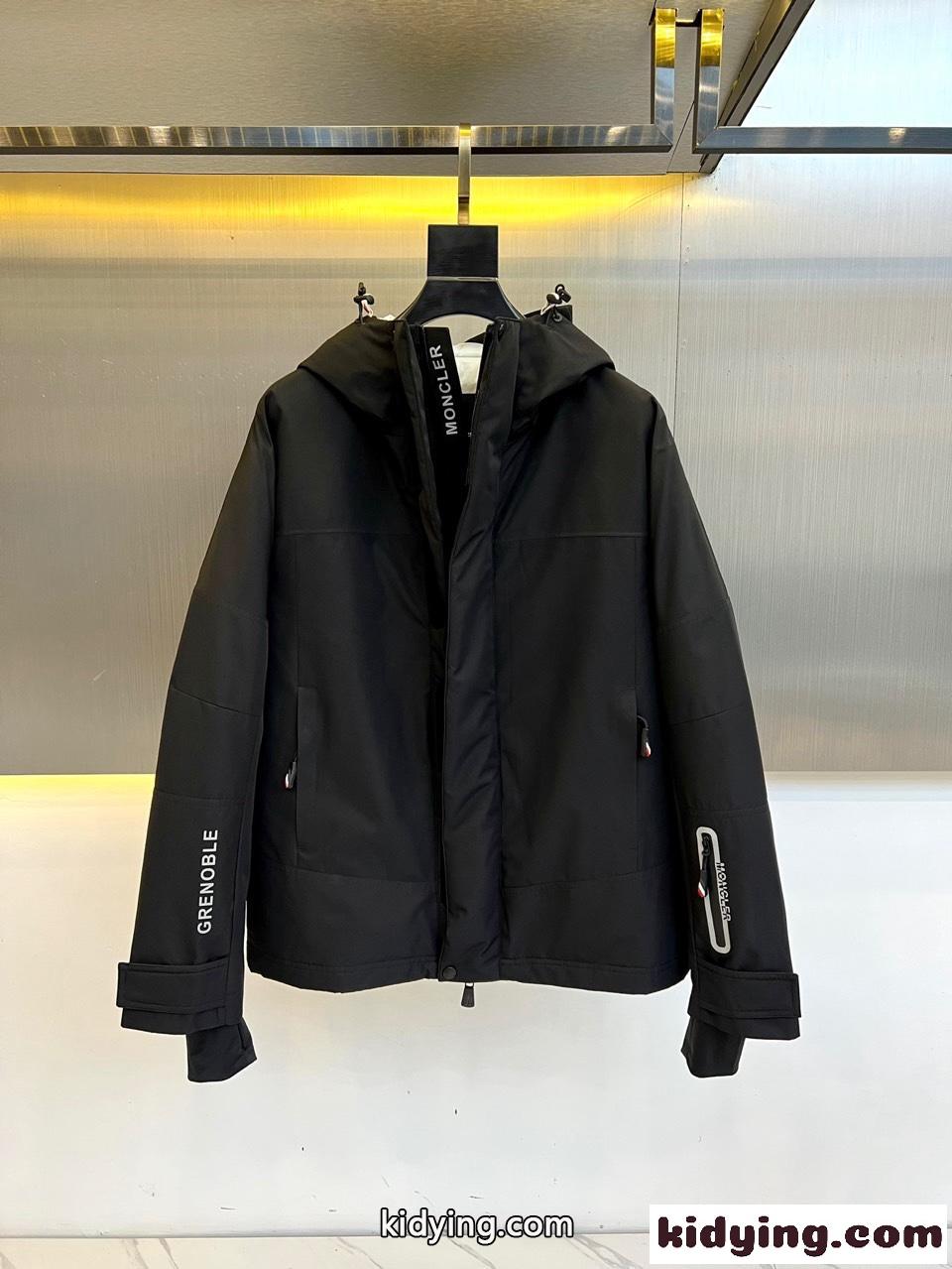 カジュアル GORE-TEX ダウンブルゾン モンクレール ダウンジャケット コピー ブラック-1