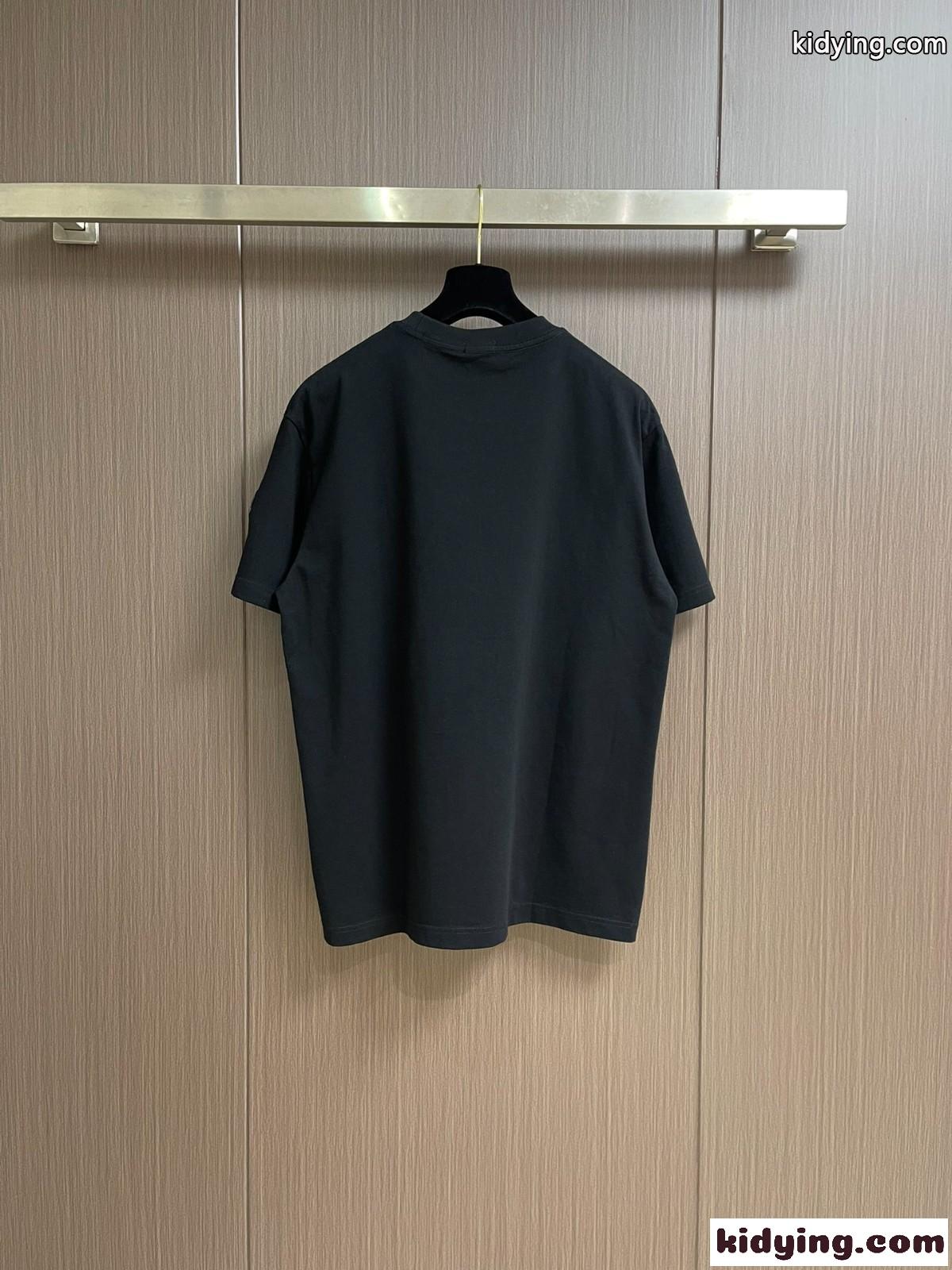 シンプル ロゴアップリケ 半袖Tシャツ モンクレール Tシャツ スーパーコピー-1